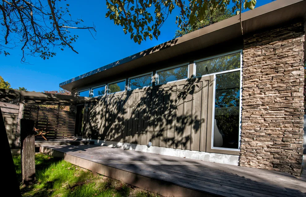 Contemporary Art Studio by Monticello Custom Homes And Remodeling - Photo 4