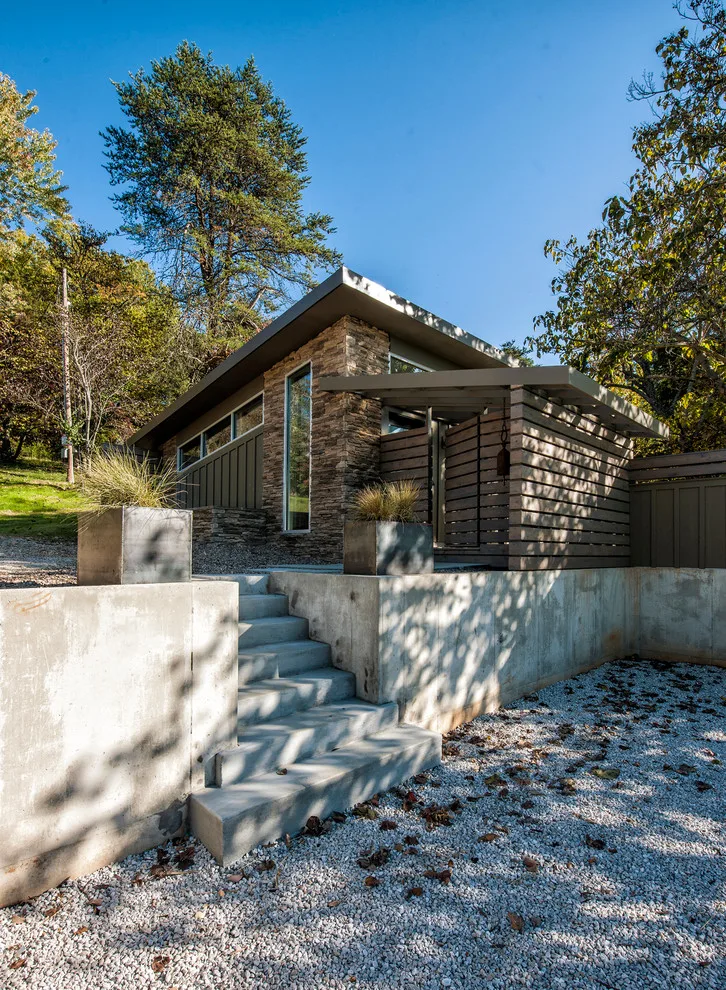 Contemporary Art Studio by Monticello Custom Homes And Remodeling - Photo 12