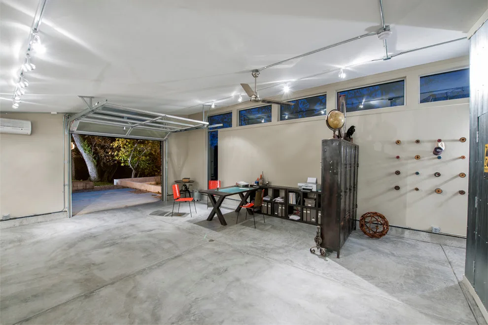 Contemporary Art Studio by Monticello Custom Homes And Remodeling - Photo 10