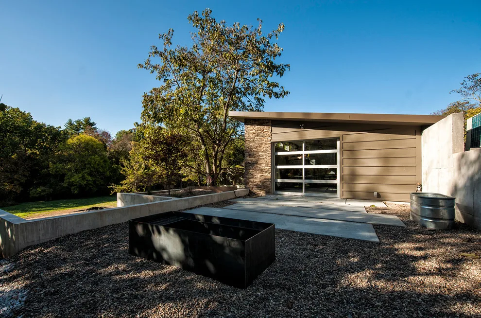 Contemporary Art Studio by Monticello Custom Homes And Remodeling - Photo 7
