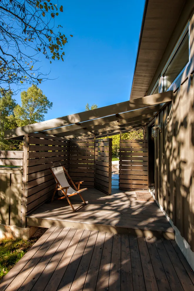 Contemporary Art Studio by Monticello Custom Homes And Remodeling - Photo 5