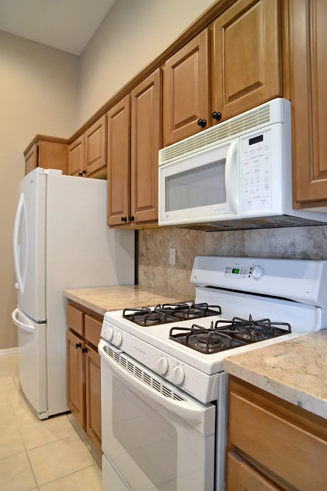 Contemporary Kitchen Renovation by AFR Construction - Photo 5