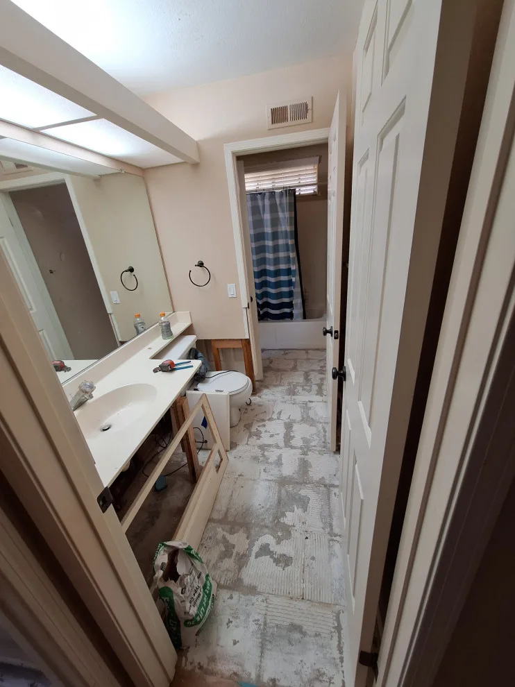 Bathroom Renovation: Tiles and Paint by Rigos Painting Services - Photo 11
