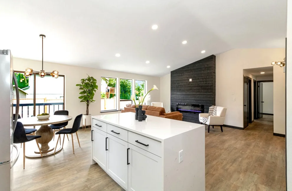 Stevens Lake by Contemporary Quarters - Photo 4