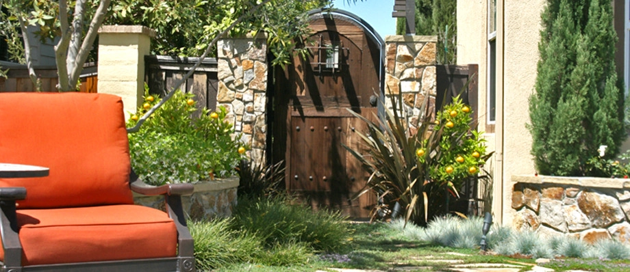 Carlsbad Tuscan Residence by STONE + GROVE Landscape Architects - Photo 5