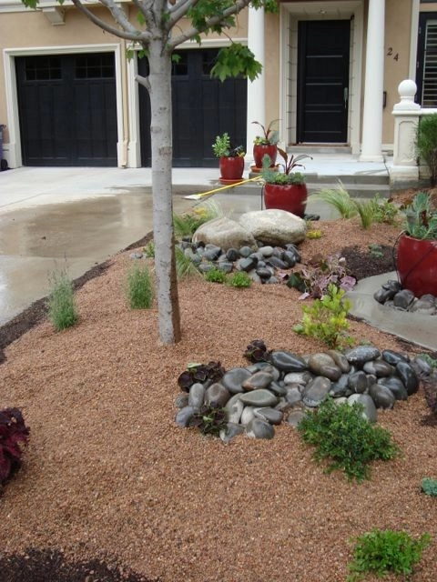 Mediterranean and Xeric by B. Gardening Landscape Design - Photo 16