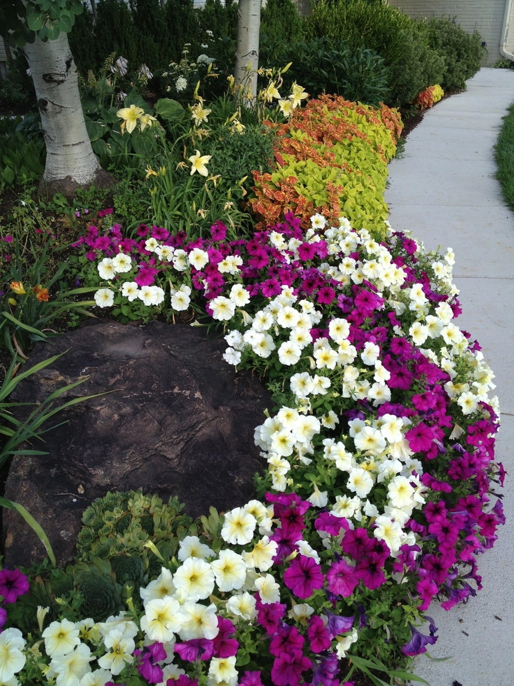 Pathways by B. Gardening Landscape Design - Photo 2