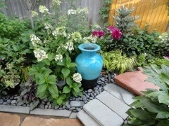 Fun With Color by B. Gardening Landscape Design - Photo 2