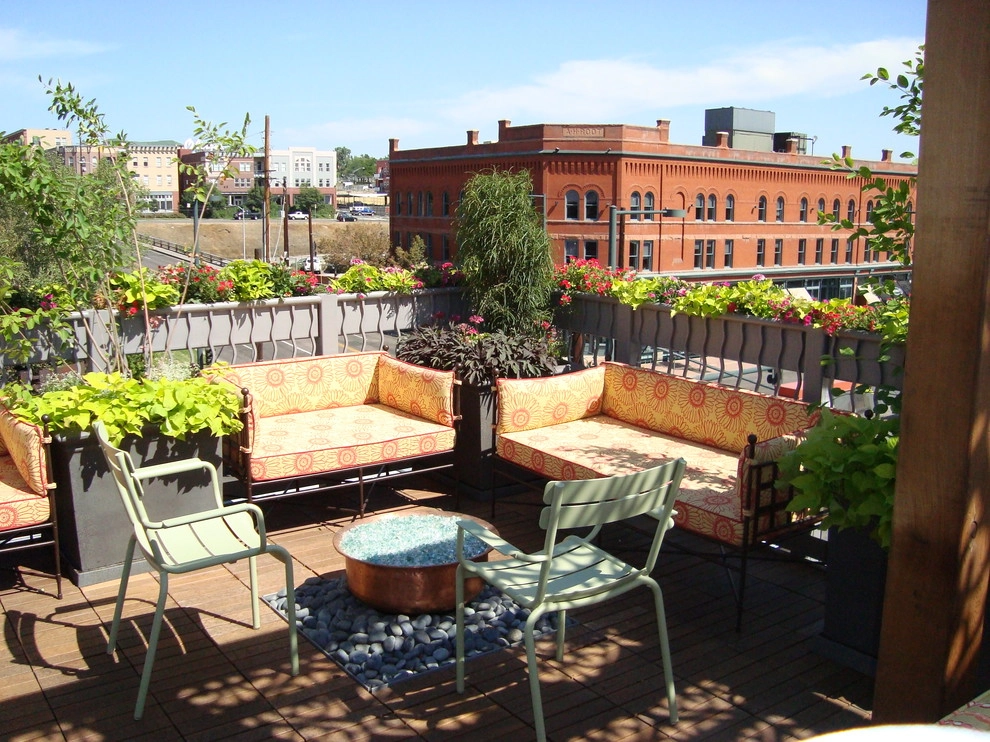 Rooftop Lounge by B. Gardening Landscape Design - Photo 2