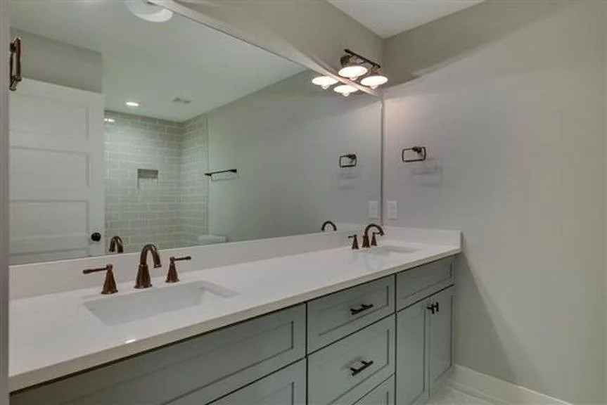 Bespoke White Residence by Vesta And Vulcan Builders LLC - Photo 15