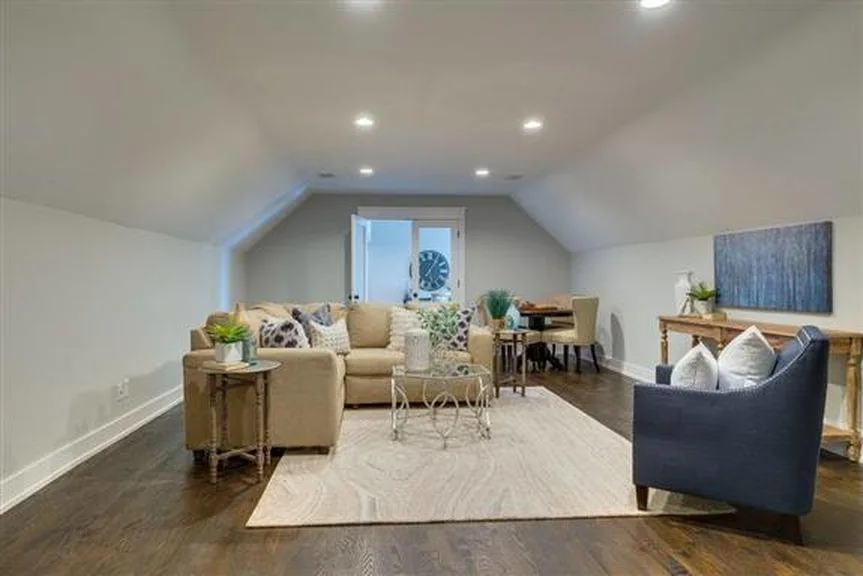 Bespoke White Residence by Vesta And Vulcan Builders LLC - Photo 12