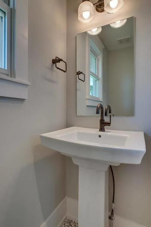 Bespoke White Residence by Vesta And Vulcan Builders LLC - Photo 9