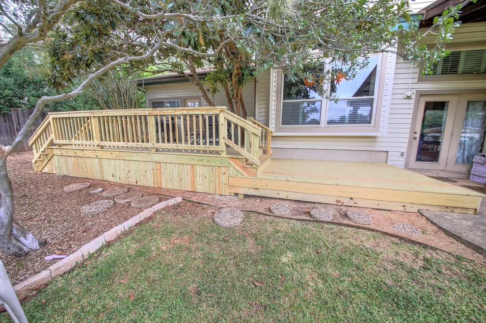 Decks and Patios: Renovation and Construction Projects by Renovate Paint And Design - Photo 10