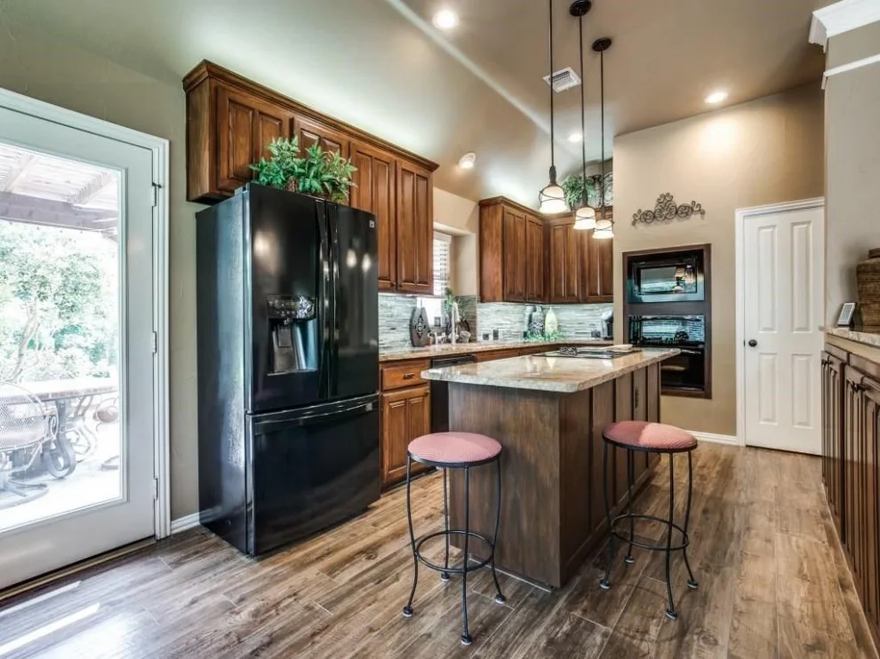 Kitchen Renovation Designs by Alcova Construction - Photo 7