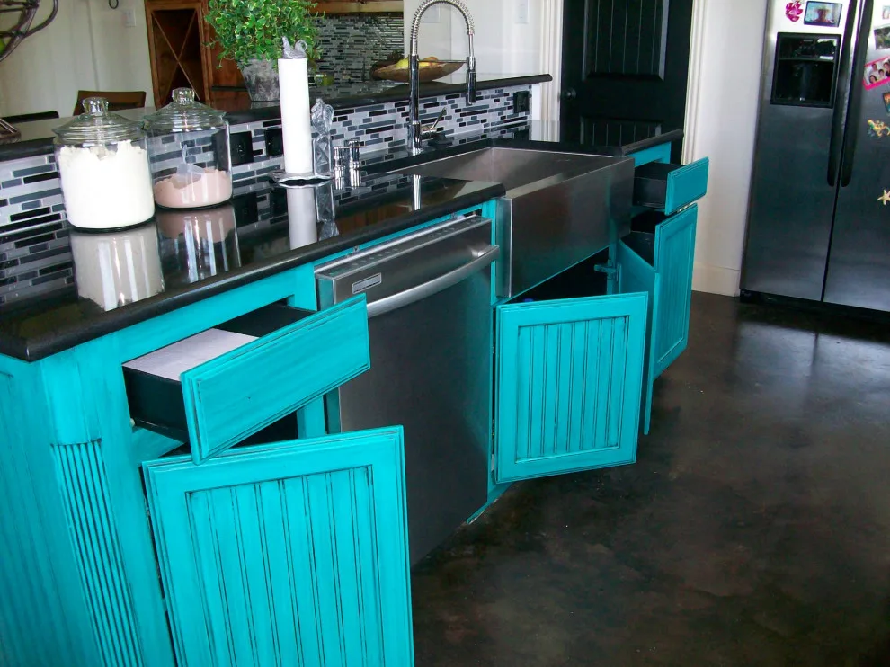 Kitchen Renovation Designs by Alcova Construction - Photo 6
