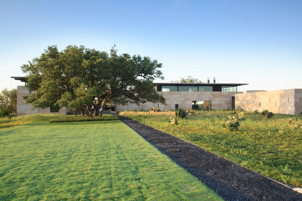 Hill Country Prospect by Studio Outside Landscape Architects - Photo 4