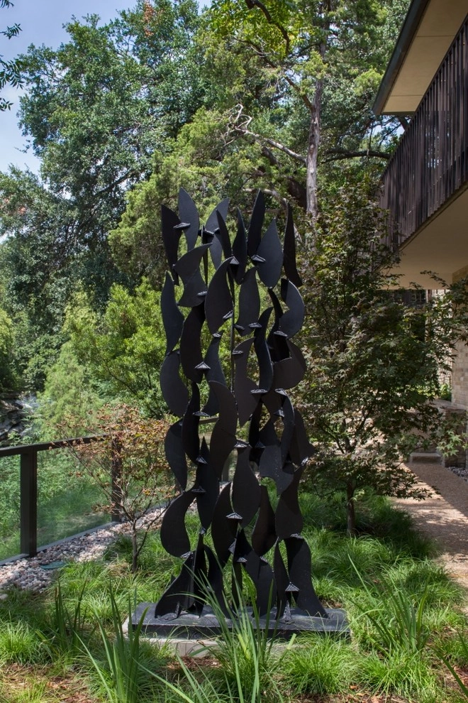 Midcentury Creekside by Studio Outside Landscape Architects - Photo 8
