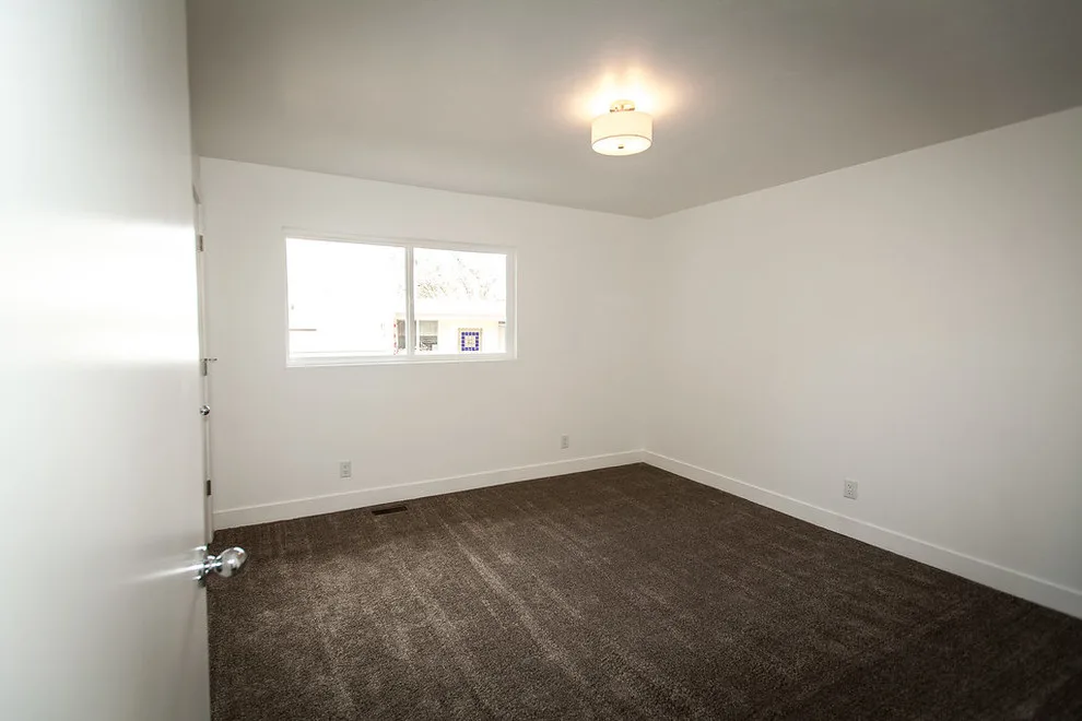 Diana Avenue by DFS Construction Inc. - Photo 13