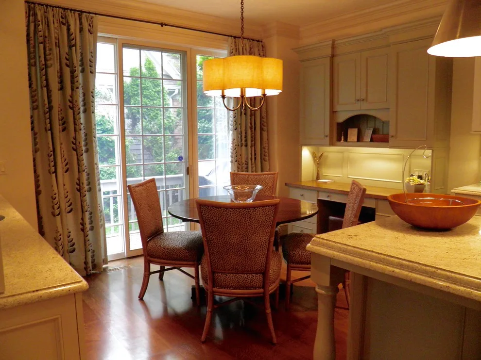 Eating Areas by James L. Garrett Company - Photo 2