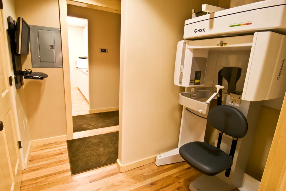 Don Brown DDS Business Renovation by Somrak Concept And Structure, Inc. - Photo 14