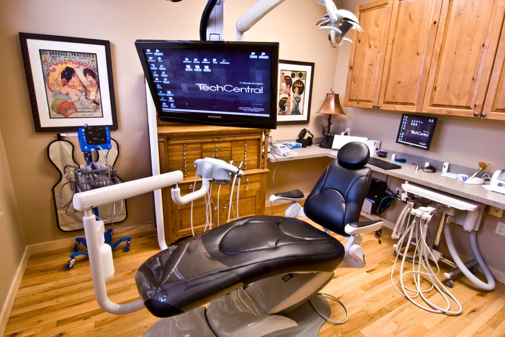 Don Brown DDS Business Renovation by Somrak Concept And Structure, Inc. - Photo 12