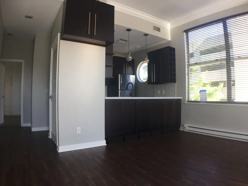 Urban Living by Miracle Contracting Inc. - Photo 6