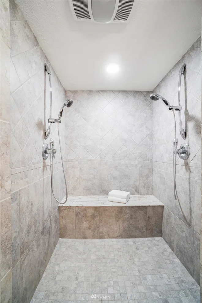 Dronawood Drive | Complete Renovation by Ken Woods Construction - Photo 14