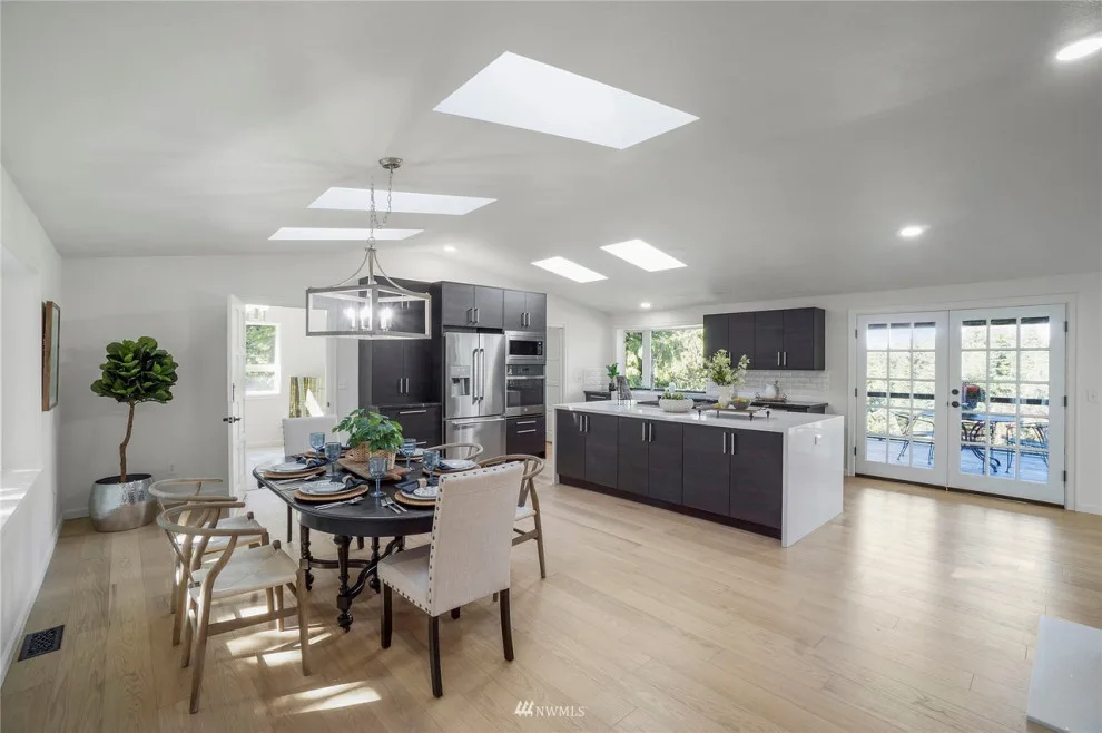 Dronawood Drive | Complete Renovation by Ken Woods Construction - Photo 16