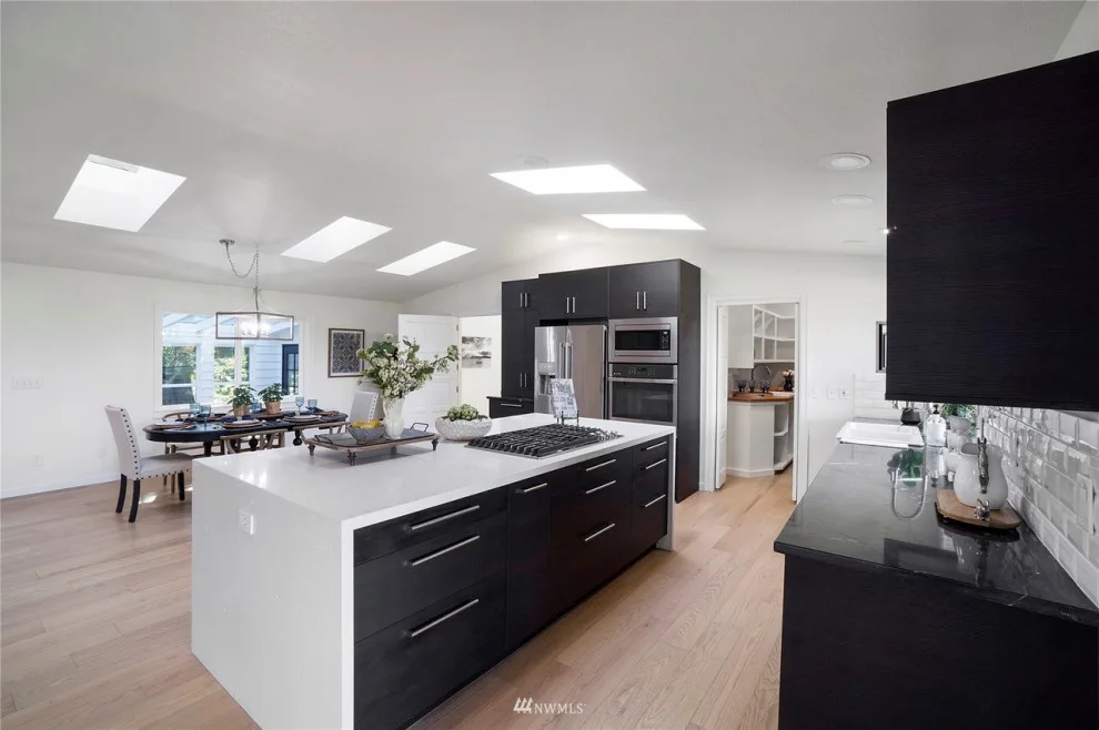 Dronawood Drive | Complete Renovation by Ken Woods Construction - Photo 5