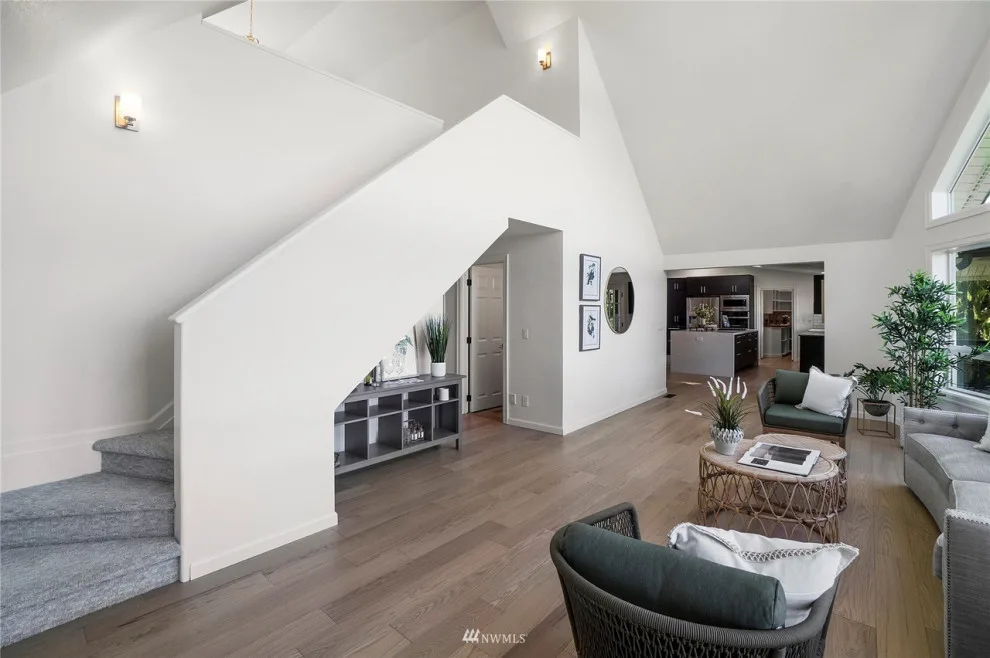 Dronawood Drive | Complete Renovation by Ken Woods Construction - Photo 6