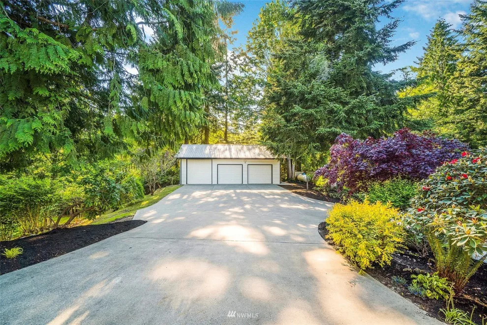 Dronawood Drive | Complete Renovation by Ken Woods Construction - Photo 11