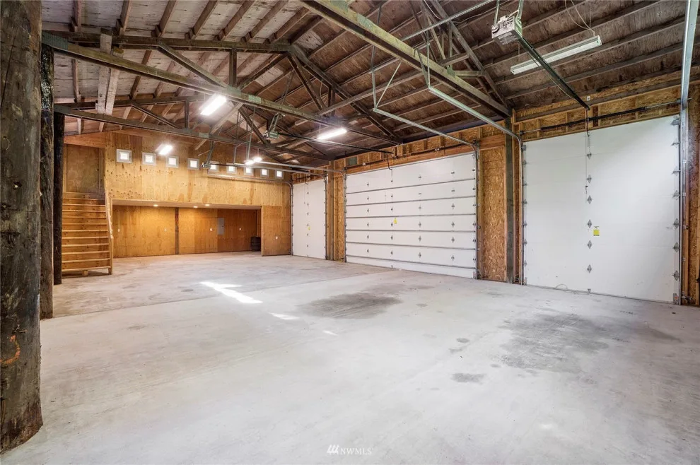 Dronawood Drive | Complete Renovation by Ken Woods Construction - Photo 3