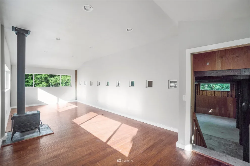 Dronawood Drive | Complete Renovation by Ken Woods Construction - Photo 15