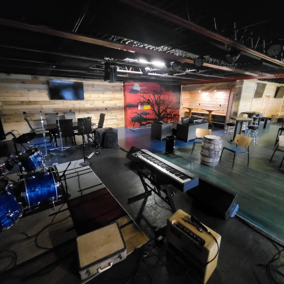 Rhythm and Rolls Stage & Sushi Lounge by Szczesniak Remodeling & Construction LLC - Photo 6