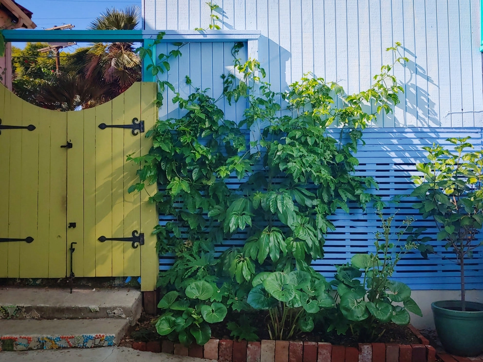 Upcycled Side Yard by Sweet Smiling Landscapes - Photo 2
