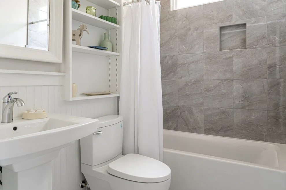 Relaxed Guest Bathroom by Semper Fi Custom Remodeling - Photo 2