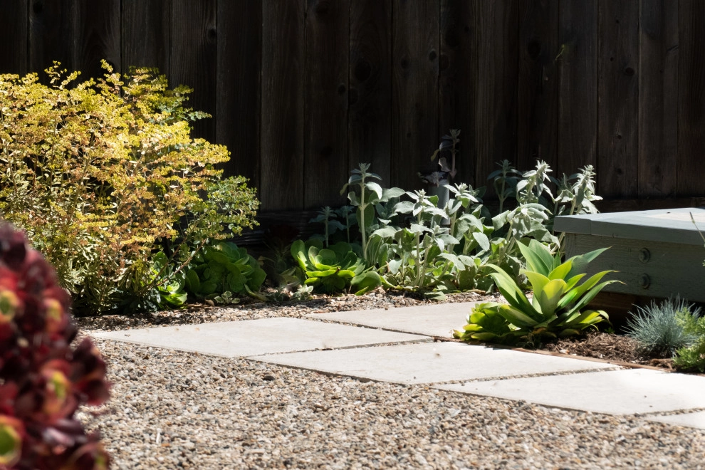 Modern Retreat by Sweet Smiling Landscapes - Photo 15