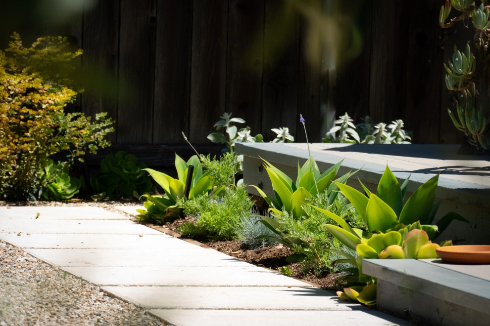 Modern Retreat by Sweet Smiling Landscapes - Photo 7