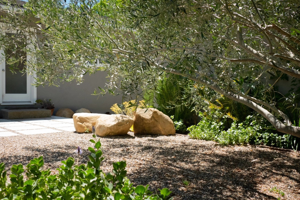 Modern Retreat by Sweet Smiling Landscapes - Photo 14