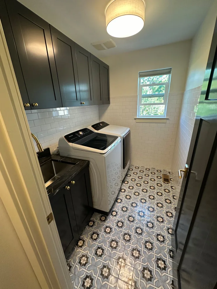 Contemporary Quarters - Photo 10
