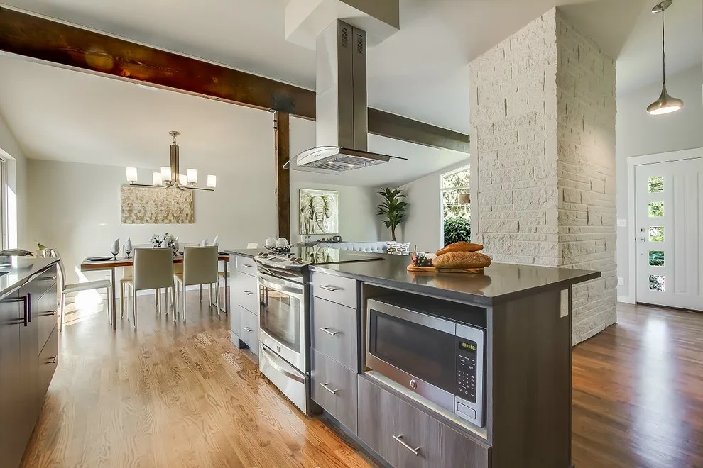 Edmonds Mid-Century Modern by Blue Water Design Build - Photo 2