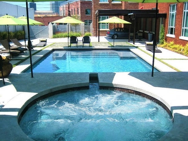 Downtown Warehouse by Szafranski Landscape Architecture - Photo 2
