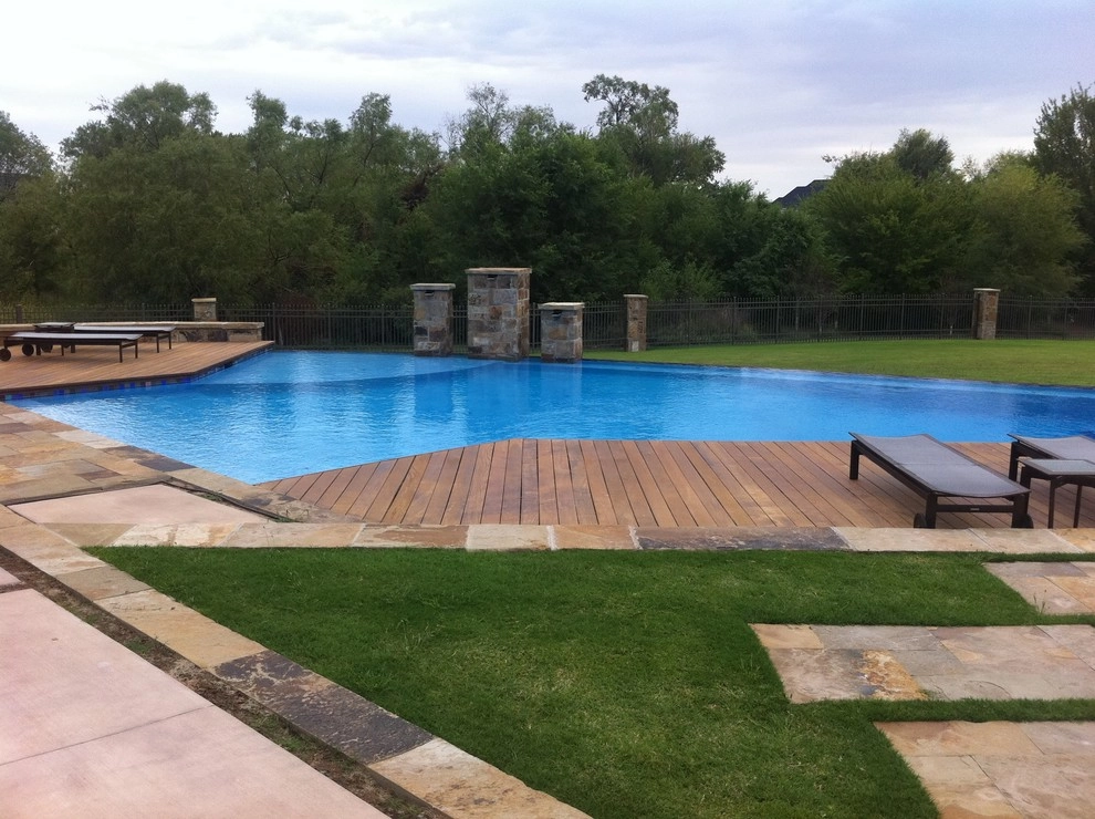 Prairie Mansion by Szafranski Landscape Architecture - Photo 3