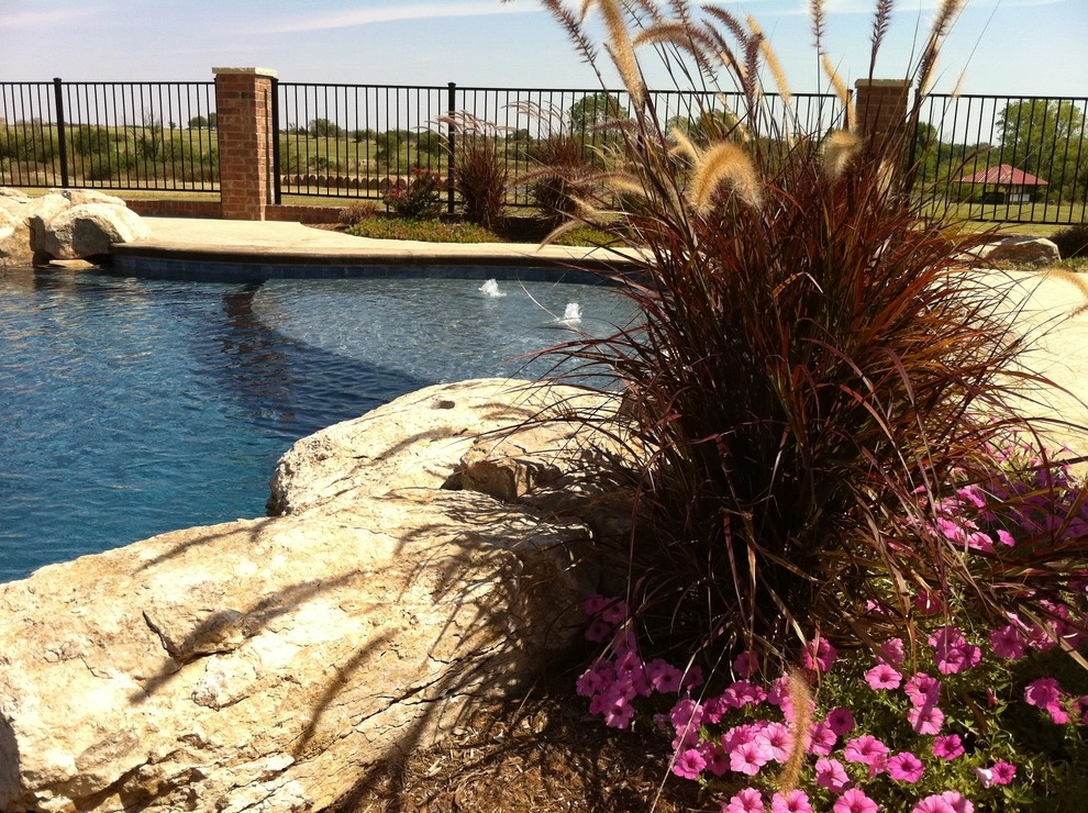 Prairie Poolside by Szafranski Landscape Architecture - Photo 6