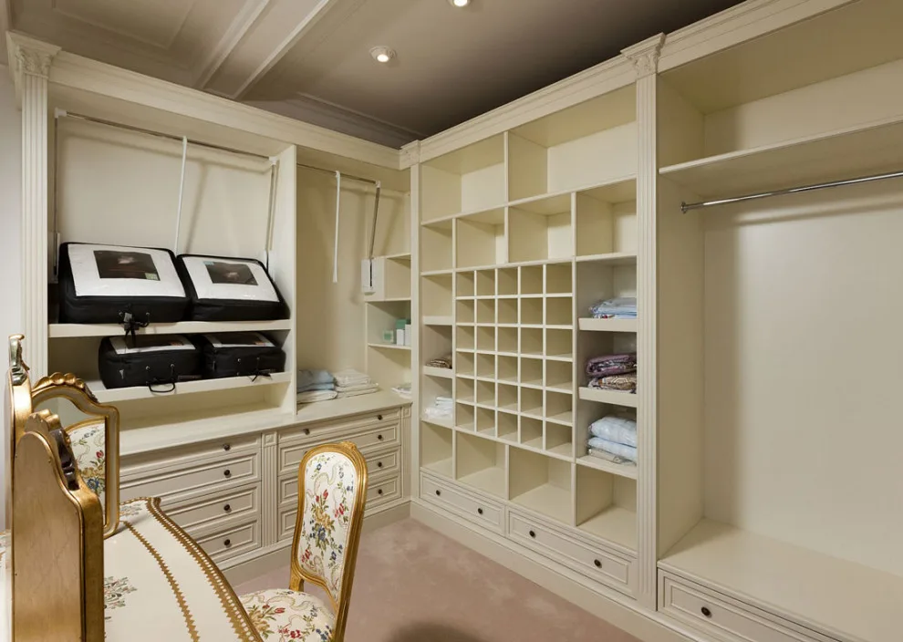 Sophisticated Neoclassicism by IDL Construction - Photo 6