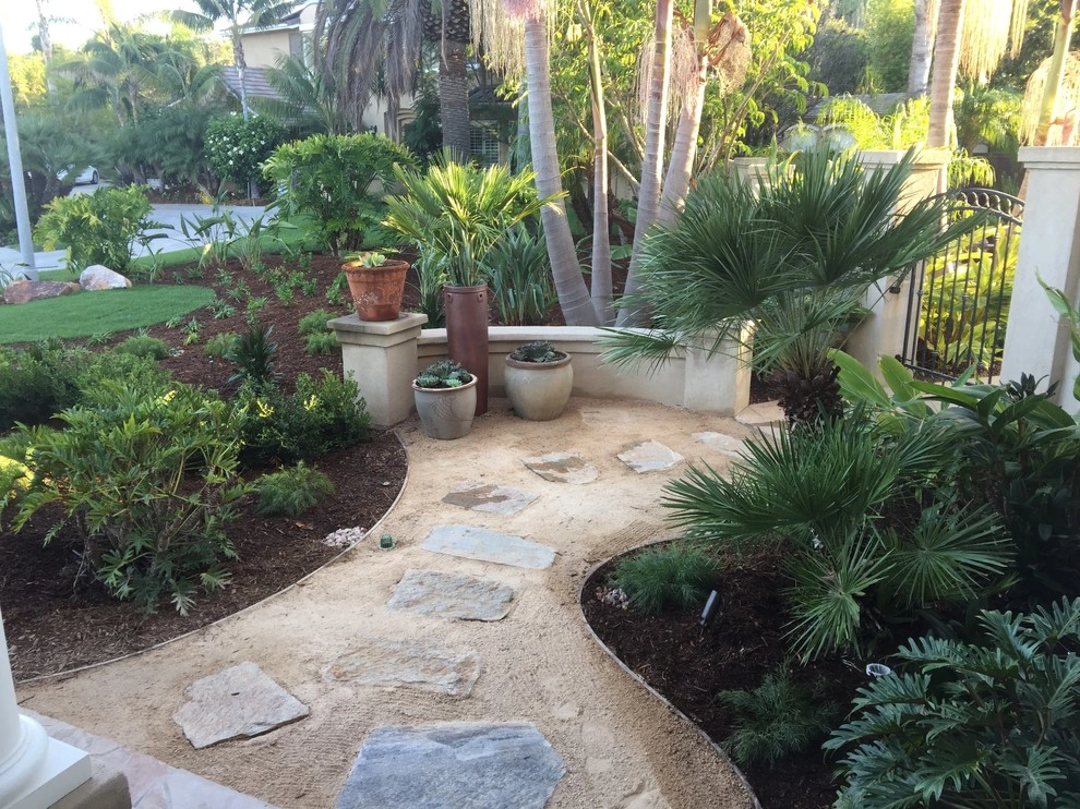 La Costa Tropical Residence by Team G7 Landscape Design & Construction - Photo 15