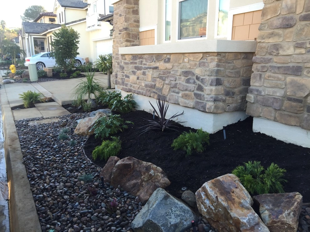 Coral Cove Modern Project by Team G7 Landscape Design & Construction - Photo 4