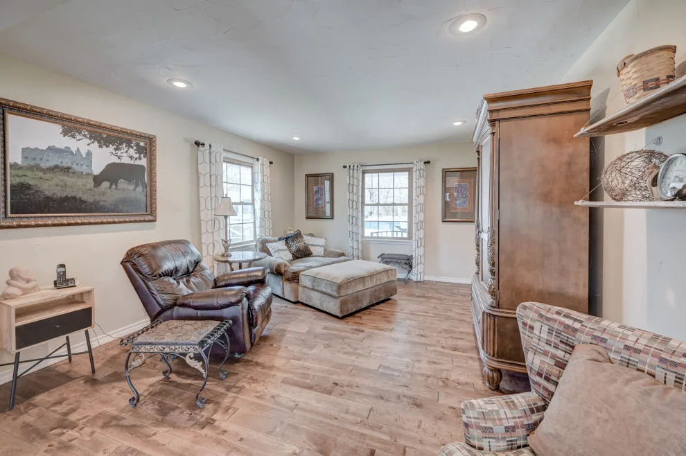 Bates Building LLC - Photo 9