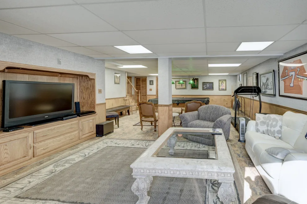 Bates Building LLC - Photo 3
