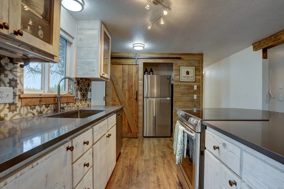 Contemporary Farmhouse Renovation in Sunriver by Ron Brown - The Finisher - Photo 18
